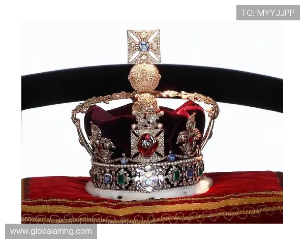 皇冠的历史演变与文化意义,探索王权象征的深厚底蕴